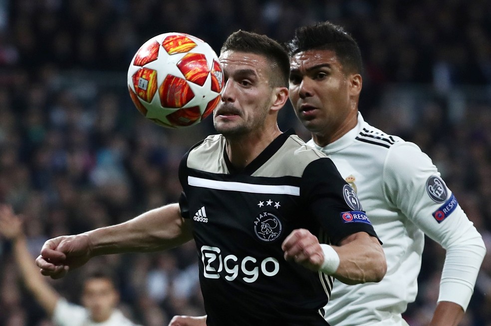 Casemiro sofreu para marcar Tadic â Foto: Reuters
