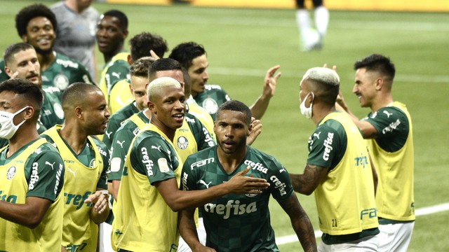 Wesley comemora o primeiro gol do Palmeiras na final