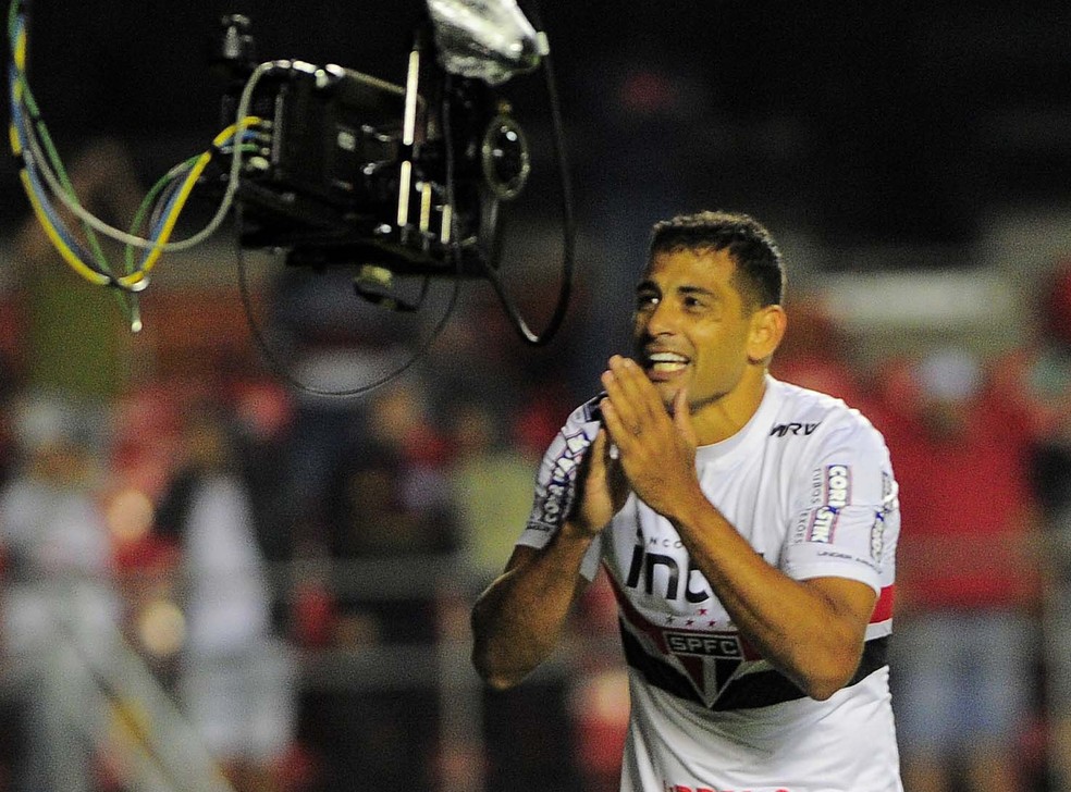 Diego Souza comemora o gol da vitória por 1 a 0 sobre o Rosario Central, na Sul-Americana (Foto: Marcos Ribolli)