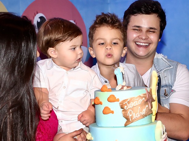 Aniversário de um ano de João Pedro, filho de Matheus Aleixo e Paula Aires (Foto: Manuela Scarpa/Brazil News)