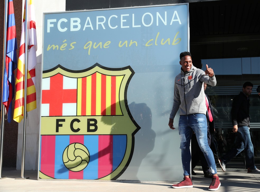 Yerry Mina Barcelona (Foto: Albert Gea / Reuters)