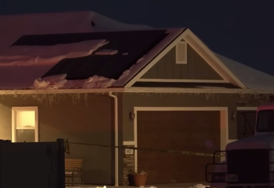 Casa onde uma família foi encontrada morta, nos EUA