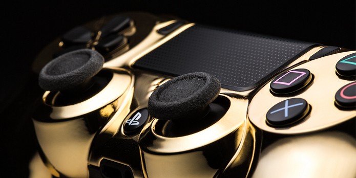 Detalhe do DualShock 4 banhado a ouro (Foto: Divulgação)