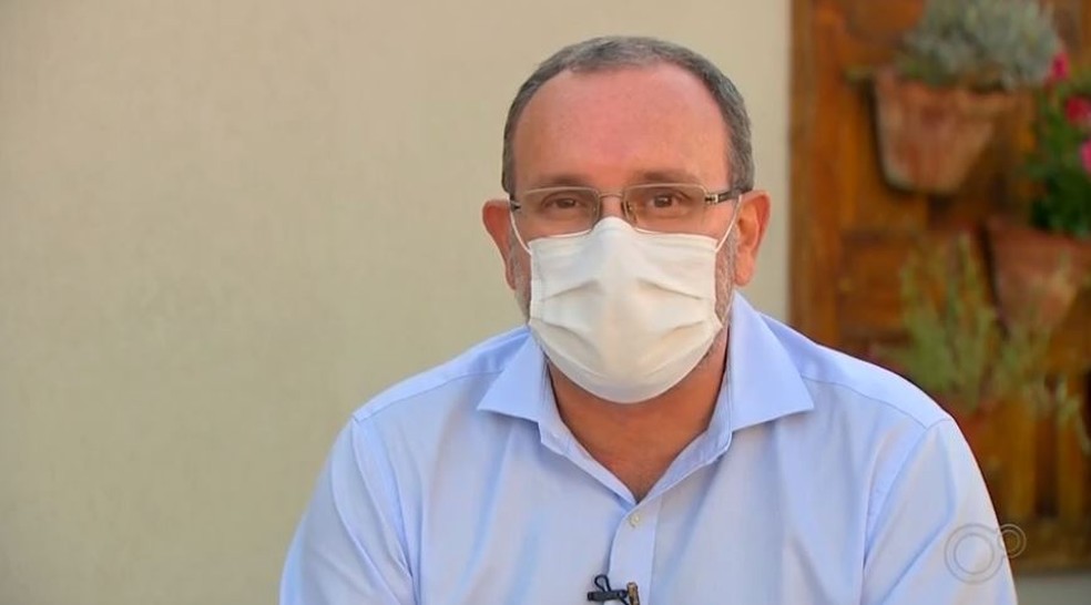 Professor de virologia da Faculdade de Medicina de São José do Rio Preto (Famerp), Maurício Lacerda Nogueira, — Foto: Reprodução/TV TEM