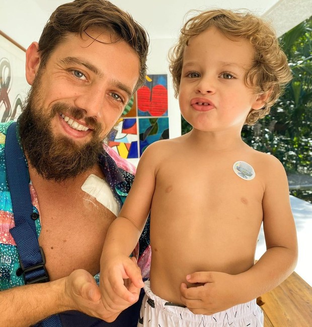 Rafael Cardoso e filho, Valentim (Foto: Reprodução / Instagram)