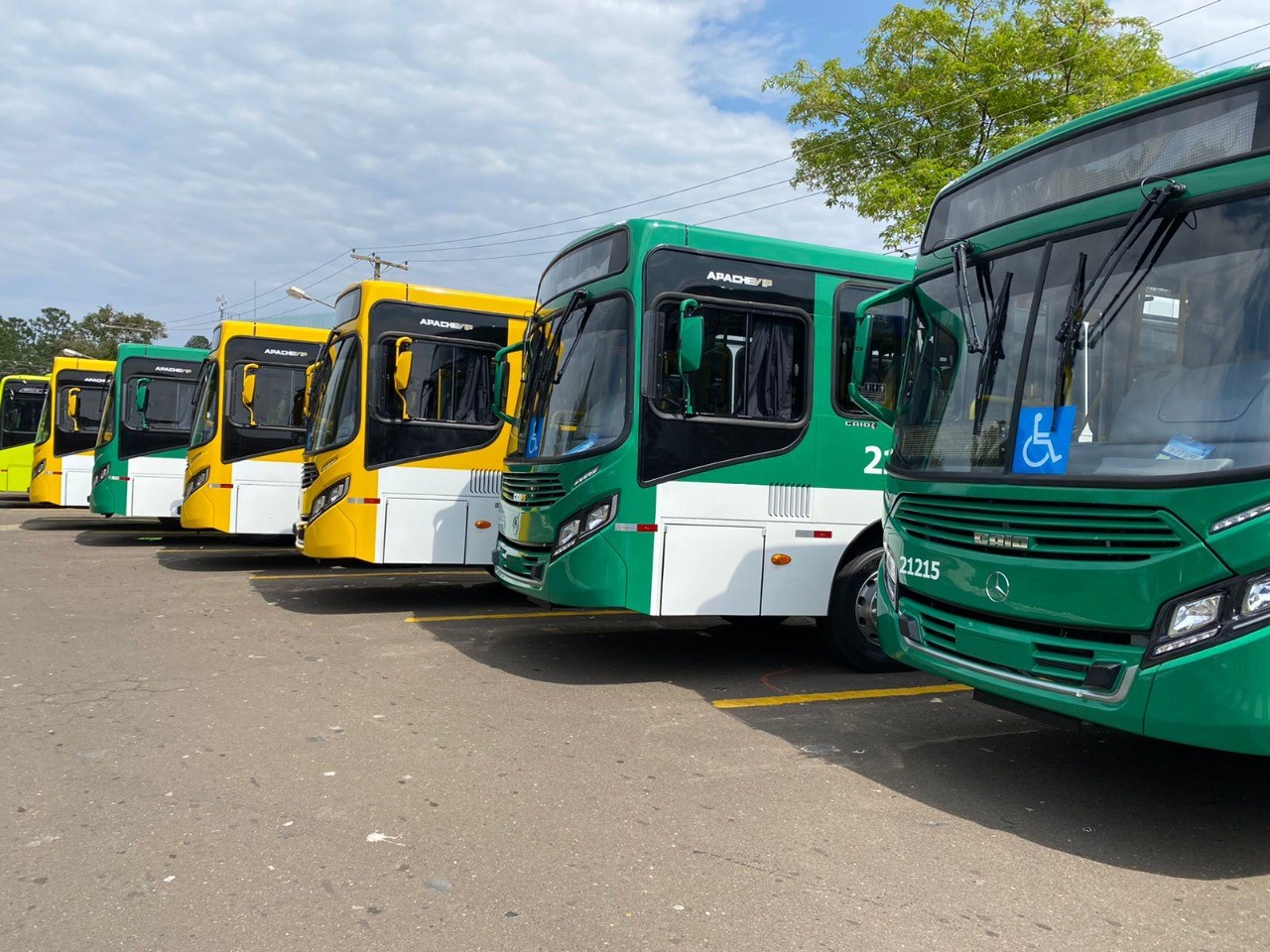 Aumento da frota de ônibus e reajuste da tarifa: entenda a discussão sobre a situação do transporte público em Salvador