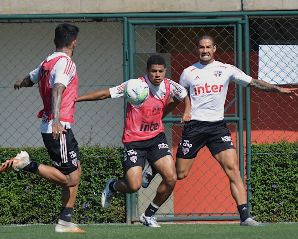 São Paulo treinou em Cotia nesta terça — Foto: Reprodução/Twitter