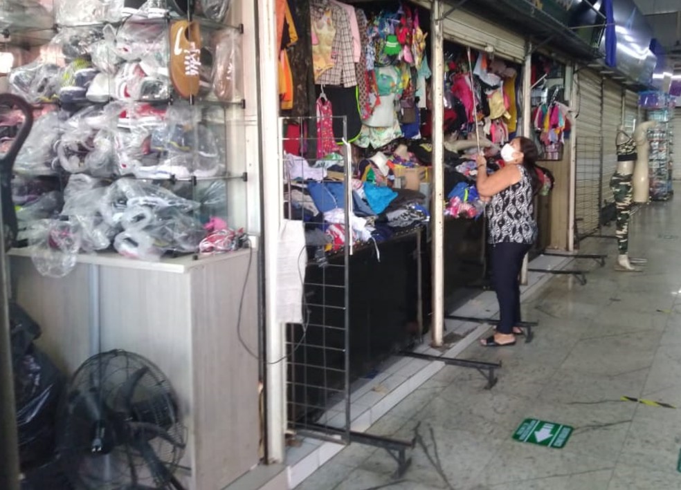 Comércio varejista em Goiânia — Foto: Bruno Mendes/TV Anhanguera