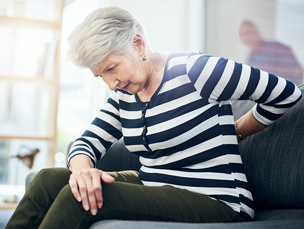 Mulheres são as maiores afetadas pela osteoporose (Foto: Getty Images)