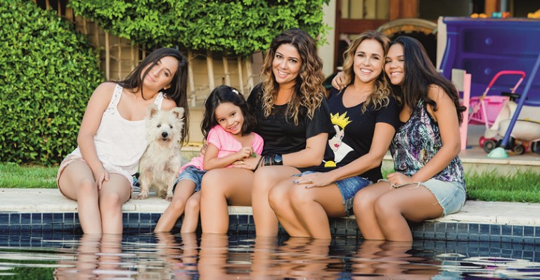 Malu Verçosa e Daniela Mercury com as filhas (Foto: Reprodução/Instagram)