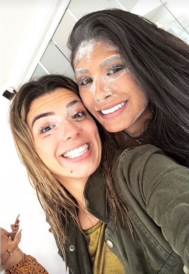 Petra Mattar e Mc Pocahontas (Foto: Reprodução/Instagram)