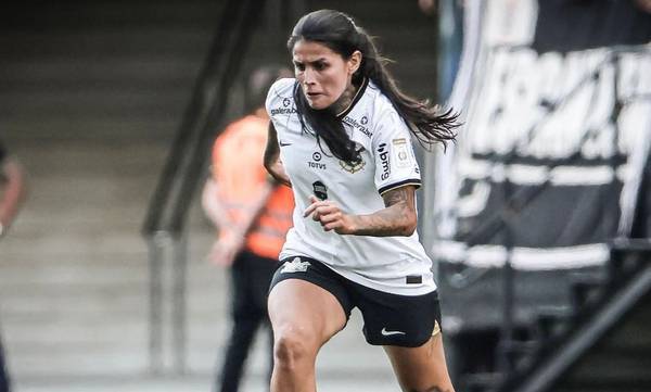 Corinthians dispensa volante Gabi Morais do elenco titular em decisão estratégica.