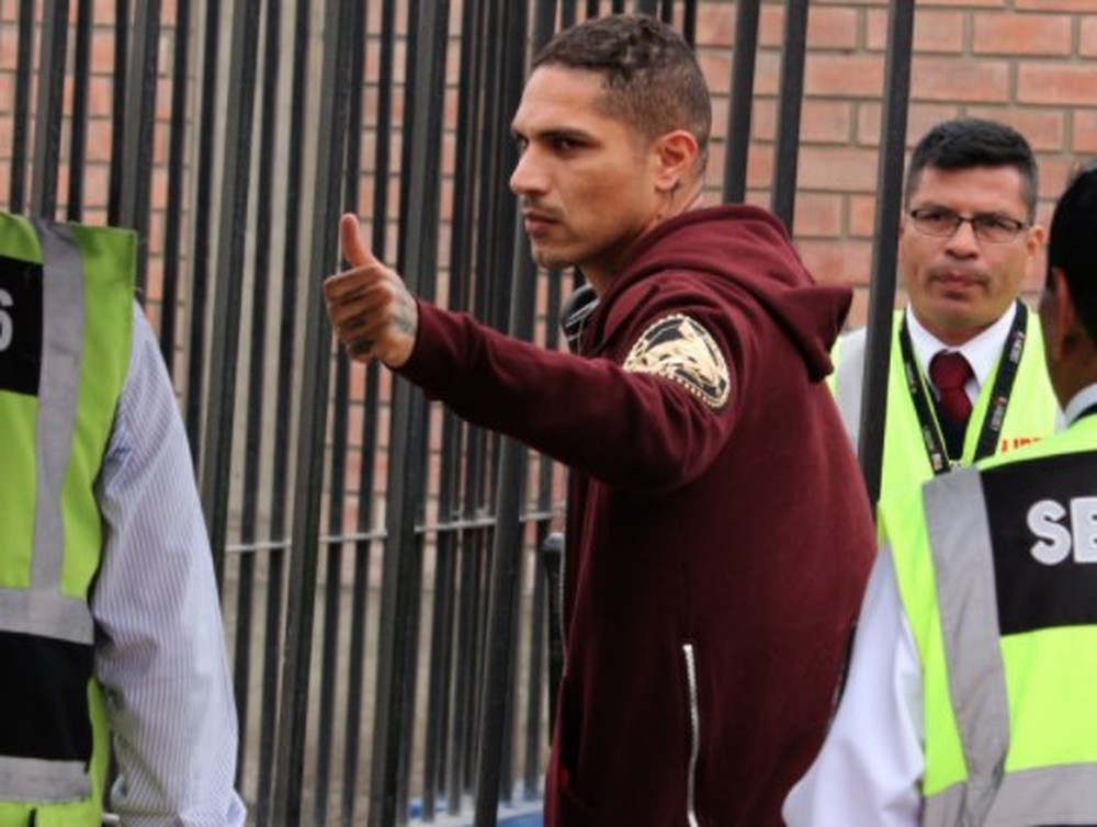 Contraprova de Guerrero dá positivo; Fifa mantém suspensão e marca julgamento