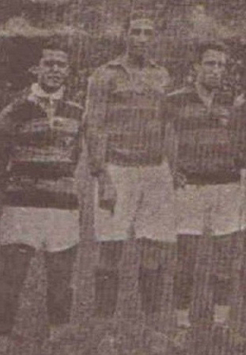 Nonô entre dois companheiros de Flamengo — Foto: Reprodução