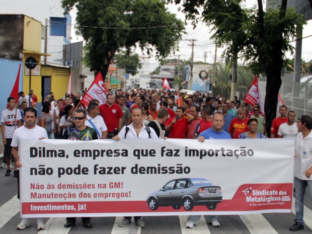 Prefeito Carlinhos Almeida diz que vai ajudar contra demissões na GM (Foto: Carlos Santos/G1)