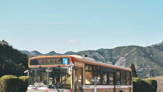 Antigo ônibus público do Japão é transformado em sauna móvel