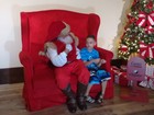Papai Noel aprende libras para atender crianças surdas em São José