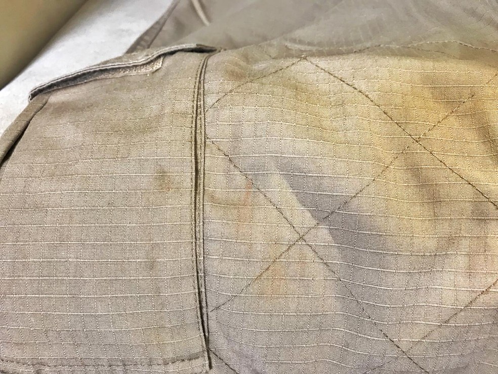 A calça que o PRF usava no momento do incidente não foi recolhida como prova. — Foto: Jaqueline Naujorks