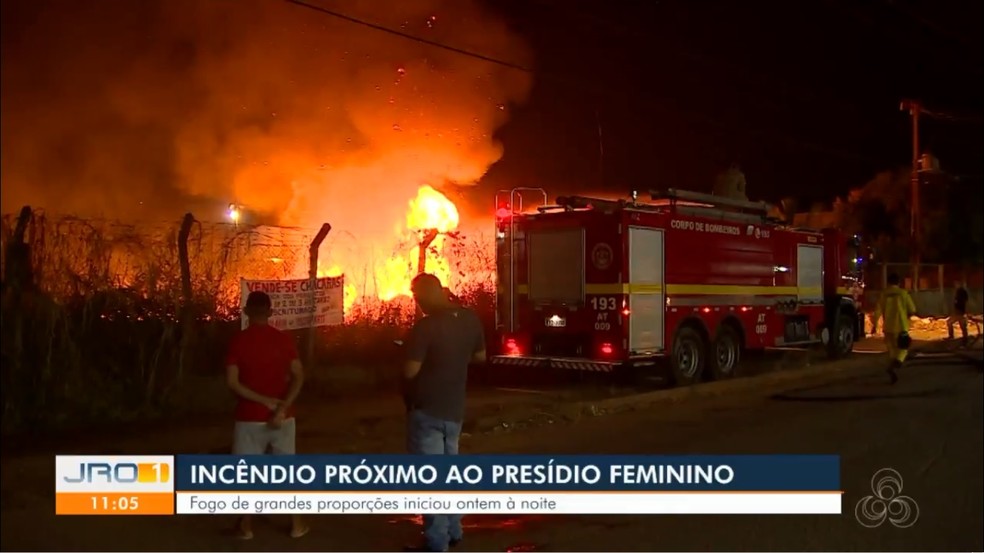 Queimada ao lado de presídio em Porto Velho — Foto: Reprodução/Rede Amazônica