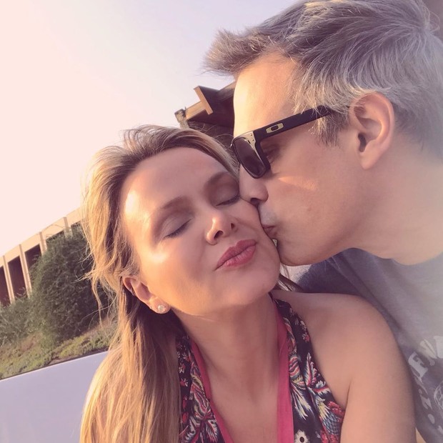 Eliana e o noivo, Adriano Ricco (Foto: Reprodução/Instagram)