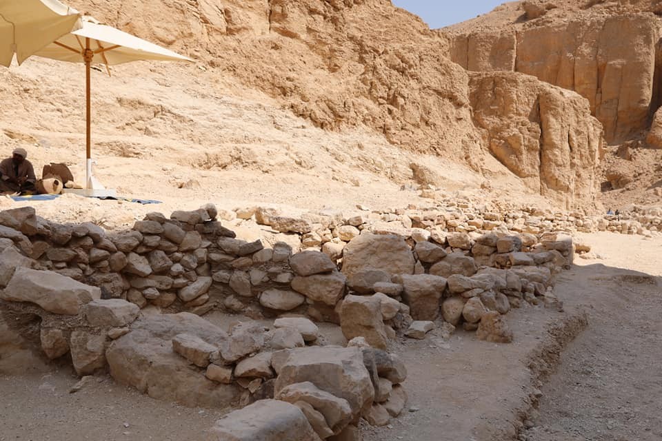 Segundo Hawass, essa é a maior pesquisa naquela região desde a realizada pelo britânico Howard Carter, em busca do corpo de Tutancâmon (Foto: Facebook Ministry of Antiquities)