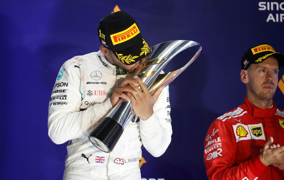 Em 2017 e 2018, Hamilton venceu duelo direto com Vettel pelos títulos — Foto: Reuters