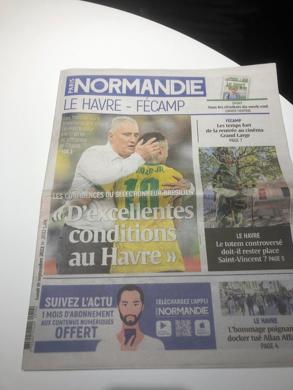 Tite deu entrevista para jornal francês, publicada nesta segunda-feira — Foto: Raphael Zarko