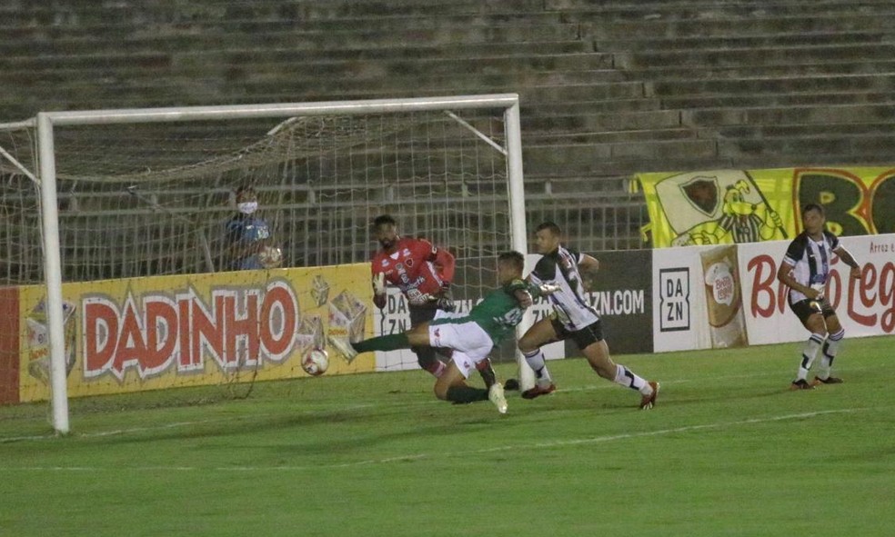 Mateus teve boa chance no primeiro tempo — Foto: Raniery Soares / Manaus FC
