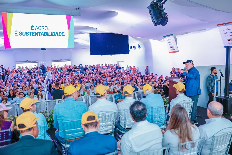 Lula discursa durante feira agro na Bahia; ofensas teriam ocorrido do lado de fora