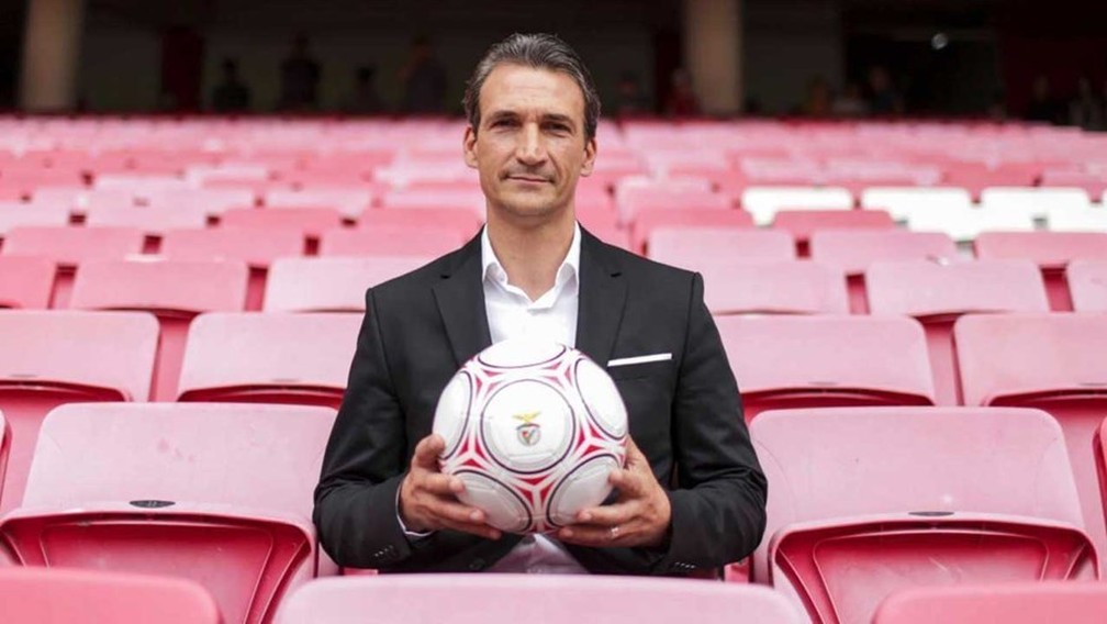 Flamengo encaminha contratação de português para comandar o time feminino de futebol