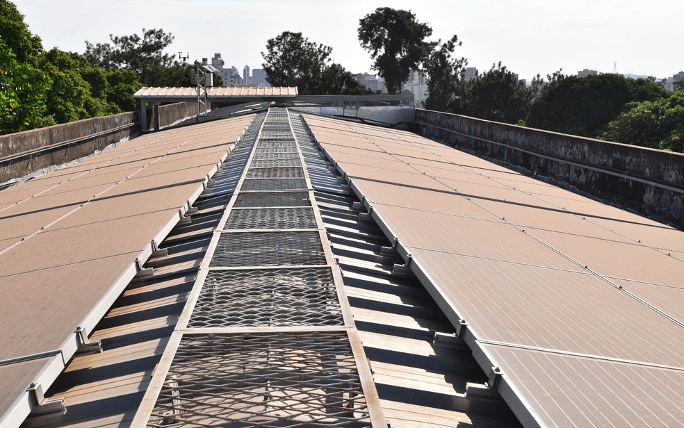 Energia fotovoltaica abastece um dos prédios da UFG em Goiânia (Foto: Vanessa Martins/G1)