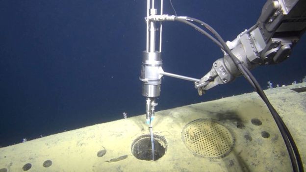O submarino controlado remotamente coletou amostras de dentro do casco de titânio (Foto: IMR / Via BBC news Brasil)