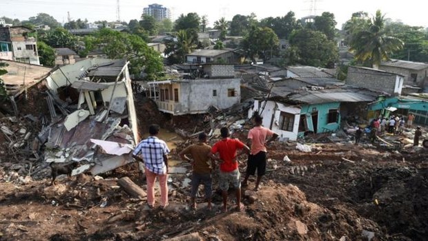 Os deslizamentos já custaram a vida de centenas de pessoas, como o que ocorreu em Manila em 2000 (Foto: BBC / GETTY)