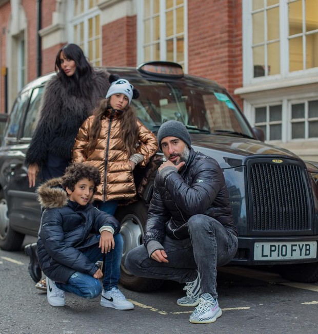 Suzana Gullo, Marcos Mion e filhos, Donatella e Stefano (Foto: Reprodução/Instagram)