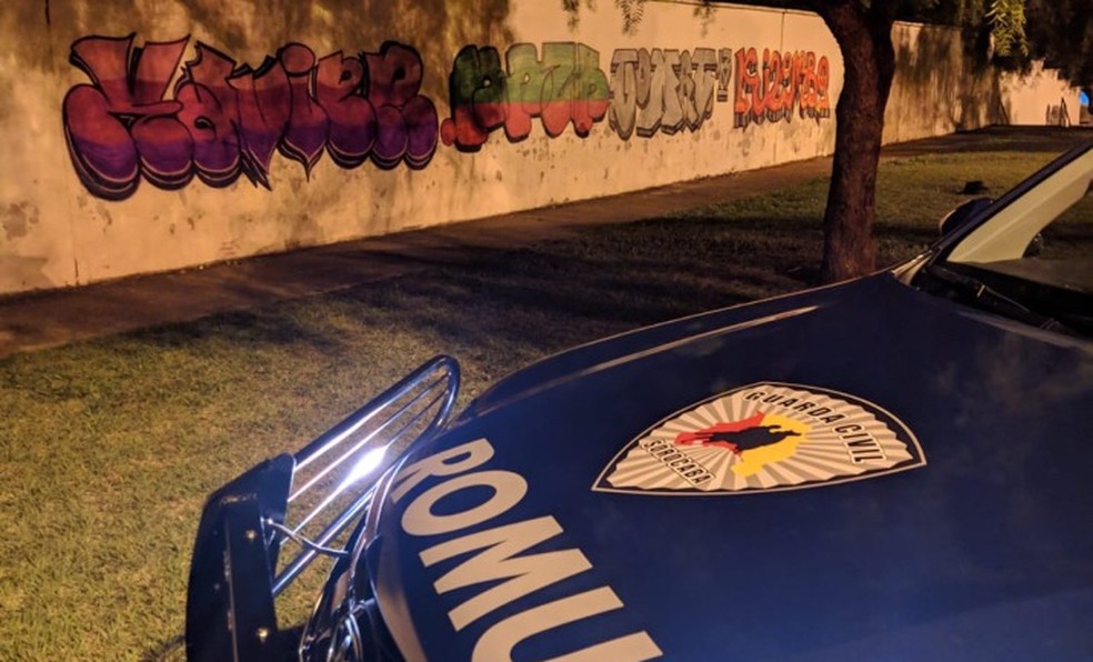 Grupo E Flagrado Pichando Muro De Escola Em Sorocaba Sorocaba E Jundiai G1 E quanto custa uma lata mais ou menos.? grupo e flagrado pichando muro de