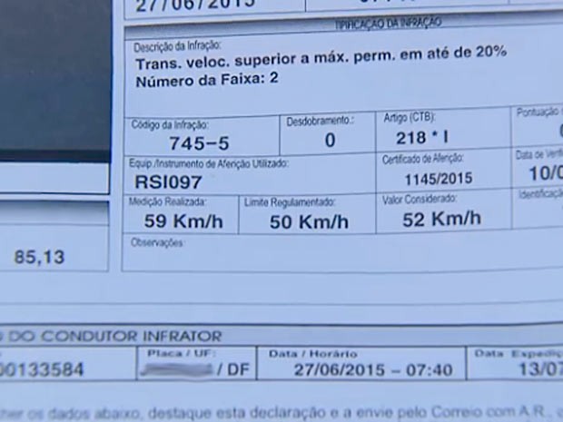 Reprodução de multa a motorista que passou abaixo do limite de velocidade sob radar na W3 Sul, em Brasília (Foto: TV Globo/Reprodução)