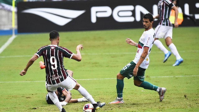 Samuel perde gol inacreditável após bom passe de Ganso em Fluminense x Portuguesa