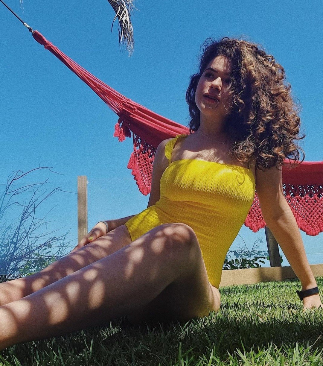 Maisa Silva posa sob o sol  (Foto: Reprodução / Instagram )