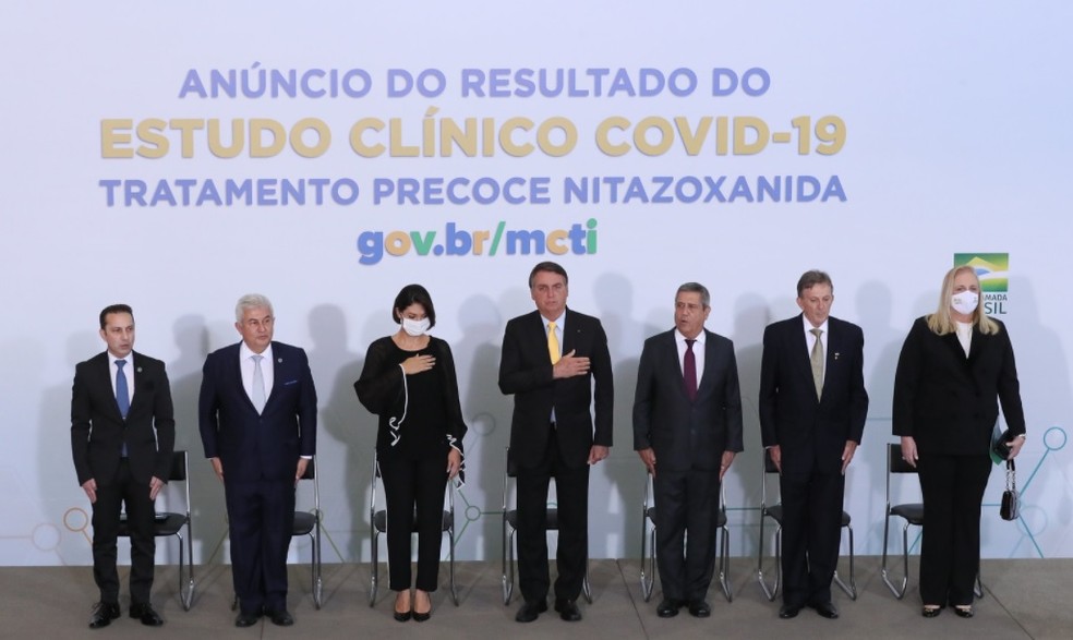 Presidente Jair Bolsonaro participa de evento no Planalto sobre uso da nitazoxanida contra a Covid — Foto: Isac Nóbrega/PR