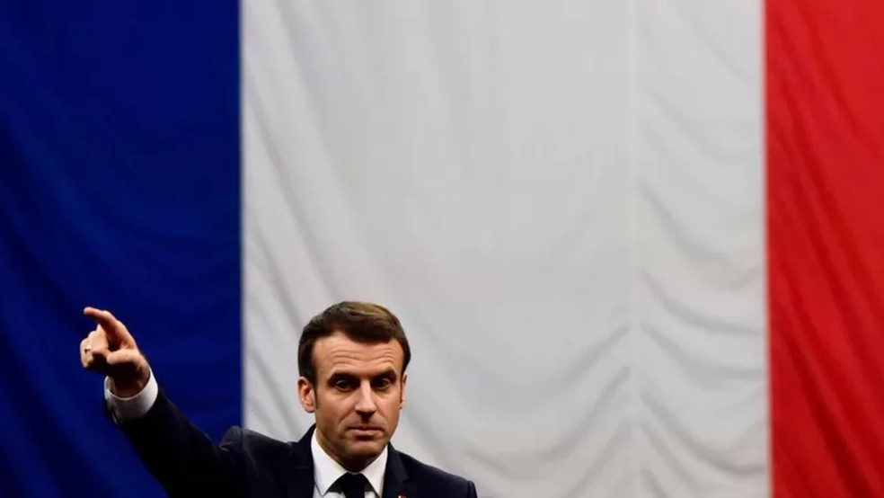 O governo de Macron na França proibiu, por meio de lei, o uso da linguagem neutra nas escolas do país — Foto: Getty Images/Via BBC