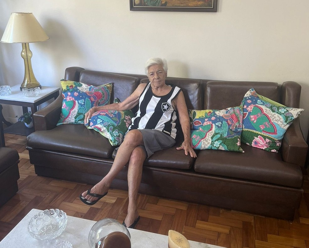 Dona Guiomar, Botafogo &mdash; Foto: Luana Montone/ge