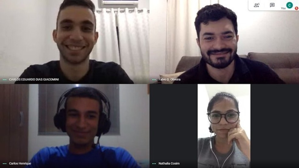 Alunos e professor durante reunião online para desenvolver aplicativo em MS — Foto: Redes Sociais/Reprodução