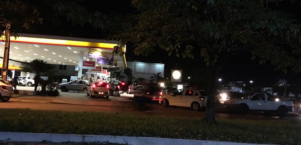 Em posto de Sinop (MT), motoristas fazem fila para abastecerem veículos (Foto: William Almeida/Arquivo pessoal)