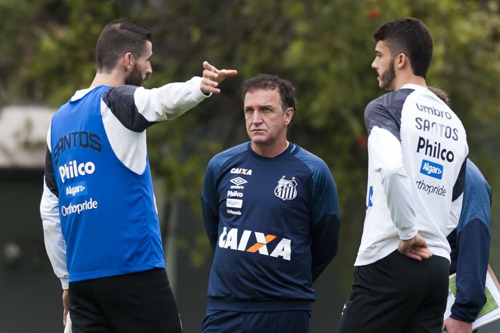 Vanderlei, Cuca e Gustavo Henrique em treino do Santos — Foto: Ivan Storti/Santos FC