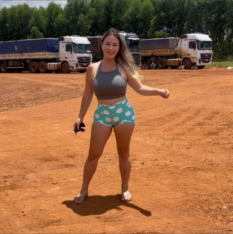 Caminhoneira 'Musa das Estradas' antes do acidente — Foto: Reprodução/Redes sociais