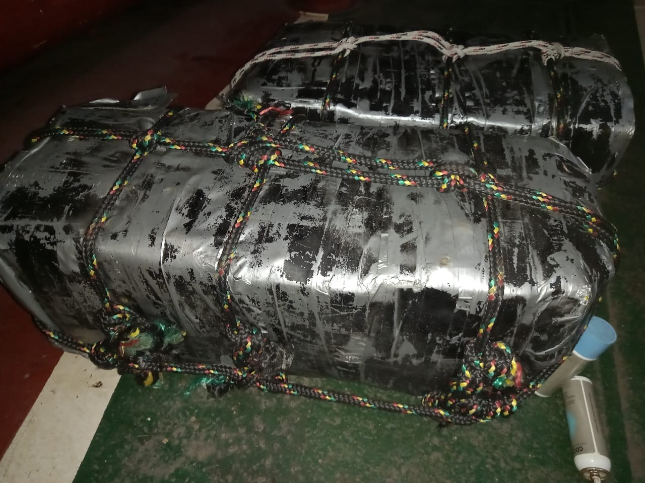 PF apreende mais de 100 kg de cocaína em navio no porto de Rio Grande; filipino é preso