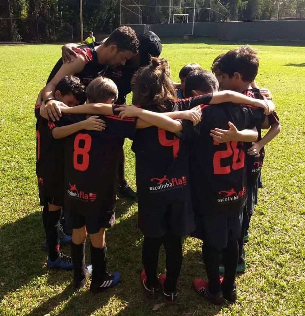 Futebol abre espaÃ§o para meninos e meninas em competiÃ§Ã£o infantil â€” Foto: Toni Rastrelo