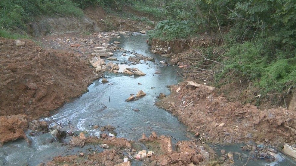 No Acre, 6,1% da população não tem coleta de lixo. Outros 4,2% não tem abastecimento de água — Foto: Reprodução/Rede Amazônica 