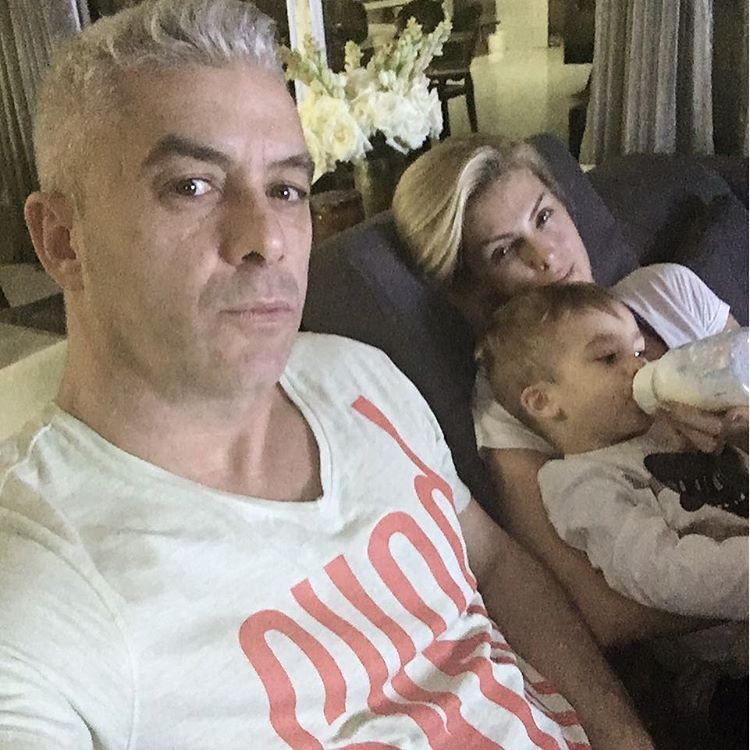 Ana Hickmann com a família em registro do Instagram do marido Alexandre (Foto: Reprodução/Instagram)
