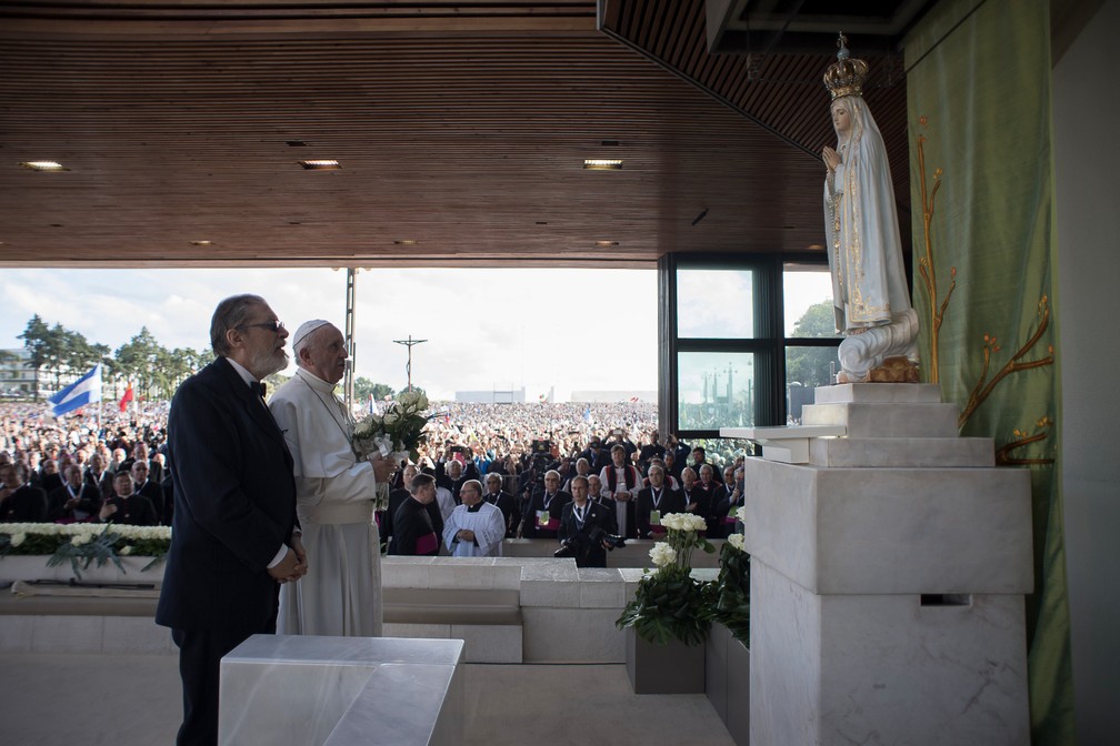 Fabrizio Soccorsi, médico do papa Francisco, durante evento com o pontífice no Santuário de Fátima em 2017 — Foto: Vatican News